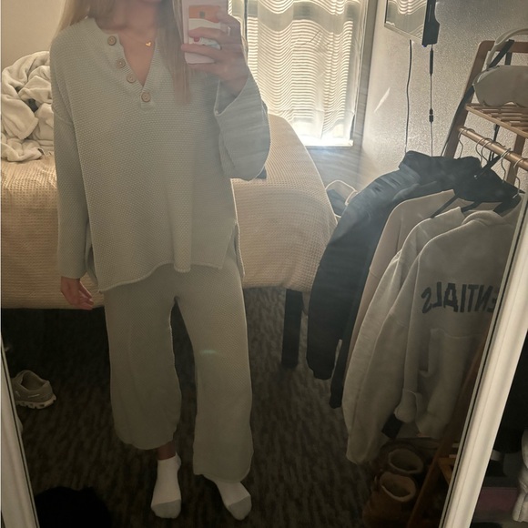 Free people set size small - Picture 2 of 4